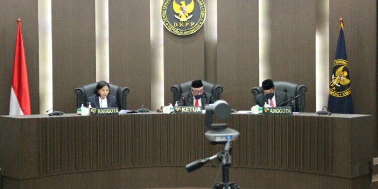 Sidang Etik, DKPP Berhentikan Dua Penyelenggara Pemilu