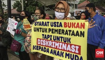 Orang Tua Siswa Desak Anies Hapus Aturan Usia PPDB Jakarta