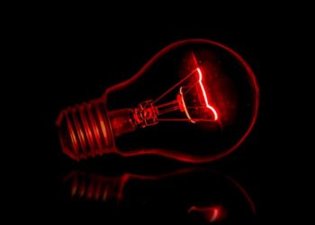 Hacker Ternyata Dapat ‘Nguping’ Percakapan Hanya Berbekal Bola Lampu!