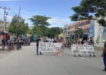 HMI Kendari Tolak TKA Cina dan Tagih Janji DPRD