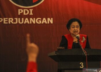Megawati Keluarkan Surat Perintah Harian Pascapembakaran Bendera