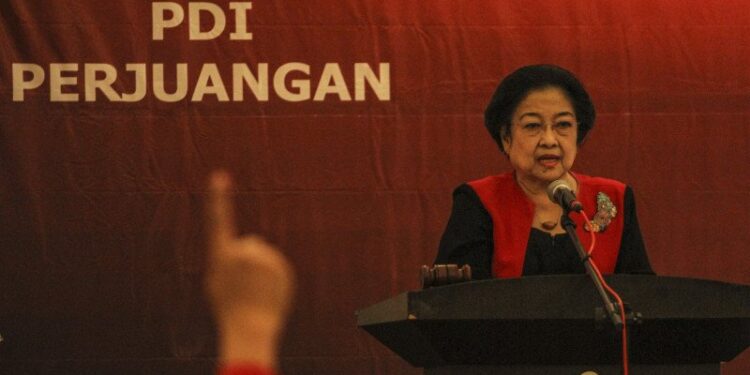 Megawati Keluarkan Surat Perintah Harian Pascapembakaran Bendera