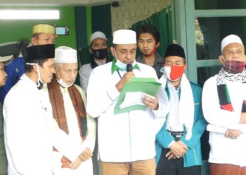 Yusuf Martak Lantik Pengurus GNPF Ulama Jakarta Barat
