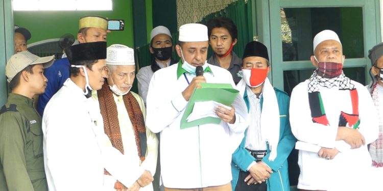 Yusuf Martak Lantik Pengurus GNPF Ulama Jakarta Barat