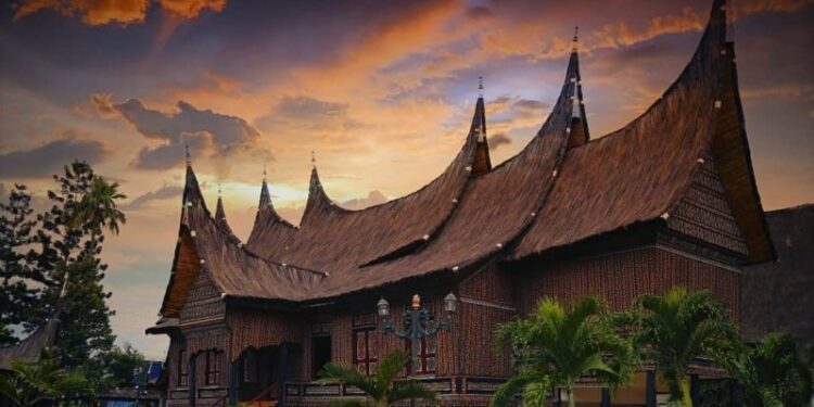 TMII Kembali Dibuka, Satu Tiket untuk Dua Orang