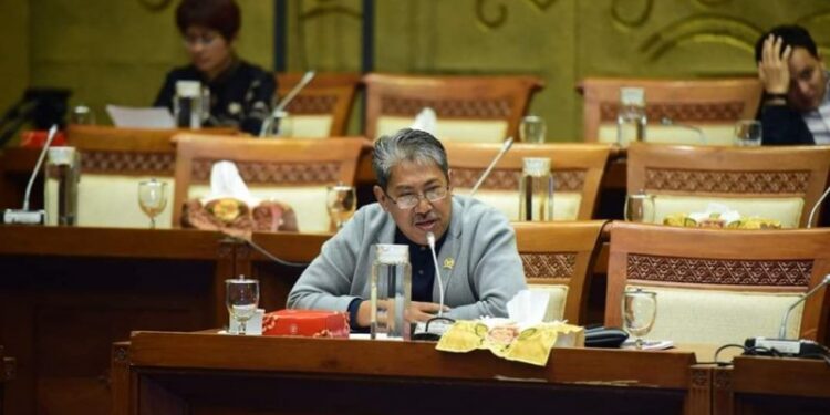 Anggota DPR: Klaim Kalung Anticorona Harus Berbasis Riset