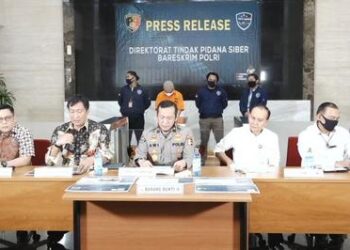 Iseng, Motif 2 Tersangka Penyebar Hoaks Ajakan Tarik Uang dari Bank