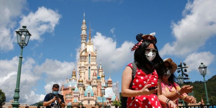 Hong Kong Larang Perkumpulan Lebih dari Dua Orang