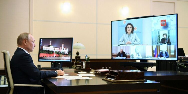 Rakyat Rusia Beri Putin Hak Berkuasa hingga 2036