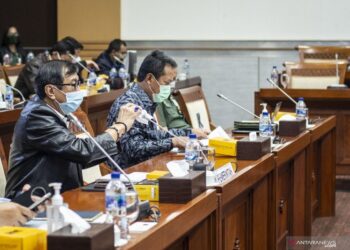 DPR-Pemerintah Bahas RUU Kerja Sama Bidang Pertahanan dengan Ukraina