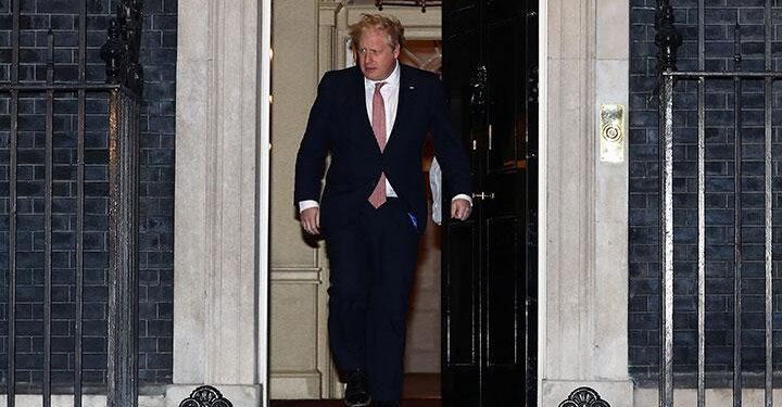 Boris Johnson Prediksi Virus Corona di Inggris Sampai 2021