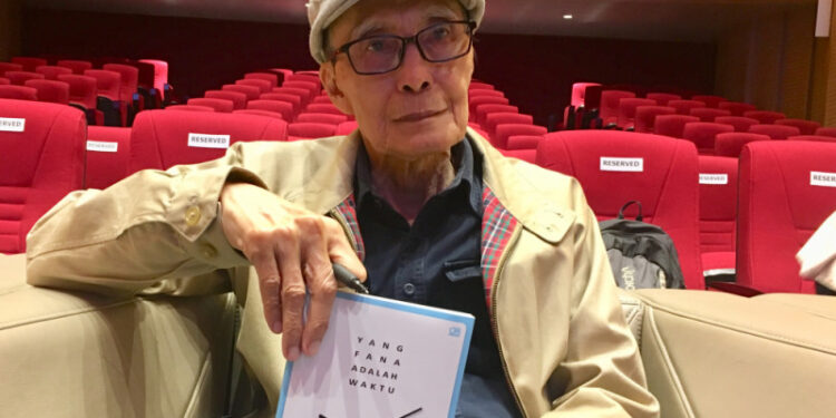 Sastrawan Sapardi Djoko Damono Meninggal Dunia