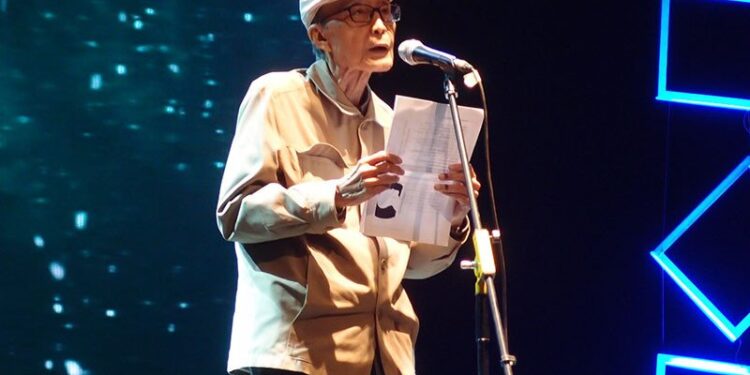 Puisi-puisi Cinta Sapardi Djoko Damono yang Abadi