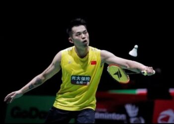 Lin Dan Gantung Raket