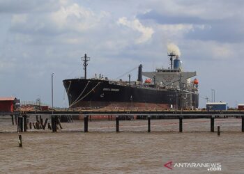 Minyak Turun di Bawah 43 Dolar AS, Tertekan Kekhawatiran Virus Corona