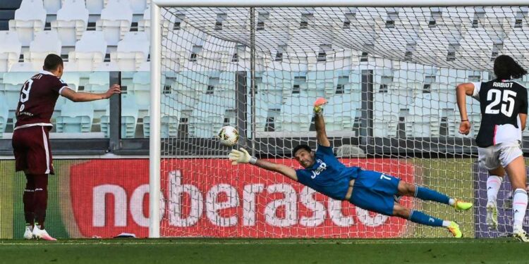 Gianluigi Buffon Geser Paolo Maldini Sebagai Penampil Terbanyak Serie A