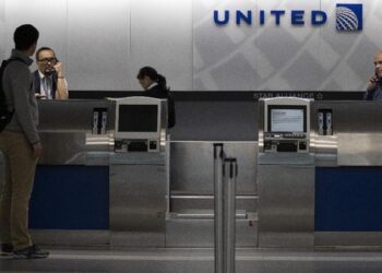 New York Ancam Denda Rp 29 Juta untuk Turis yang Langgar Karantina