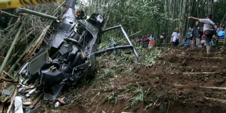 Helikopter militer Belanda jatuh di Karibia, dua tewas
