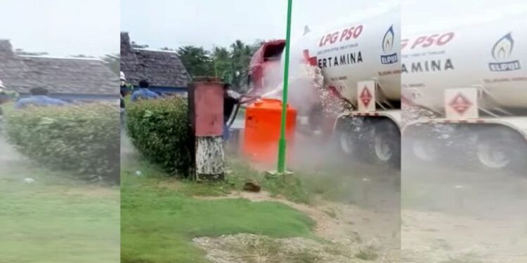 Mobil Tangki Bermuatan Gas Bocor, Jalur Lambuya-Motaha Ditutup