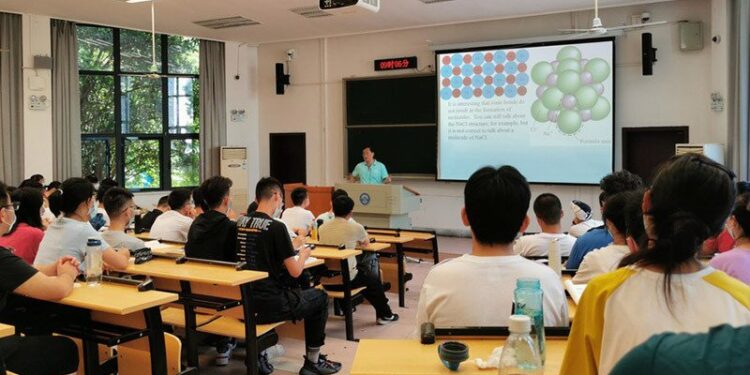 Seluruh Sekolah di Wuhan Serentak Dibuka Selasa