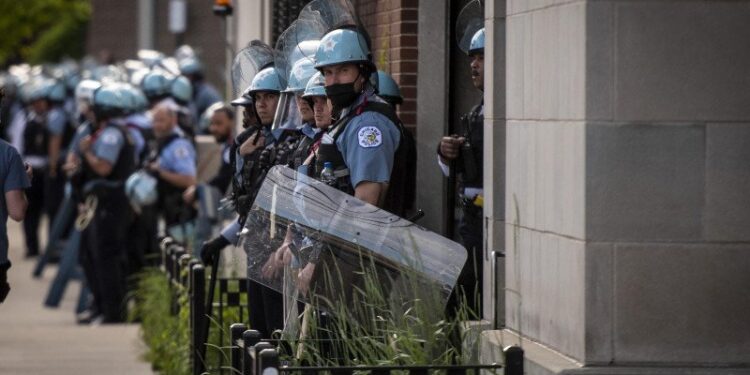 Penjarahan Masal Terjadi di Chicago
