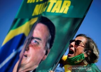 Facebook Blokir Pendukung Jair Bolsonaro