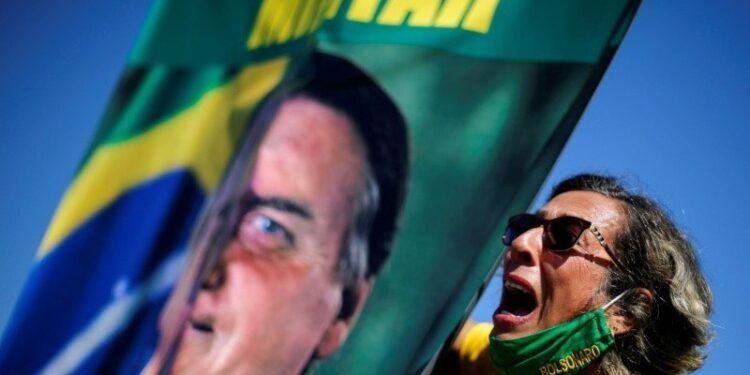 Facebook Blokir Pendukung Jair Bolsonaro