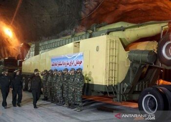 Iran Umumkan Rudal Balistik dan Jelajah