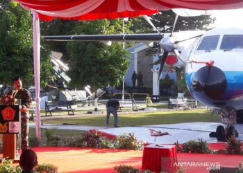 Panglima TNI Resmikan Monumen Pesawat N250