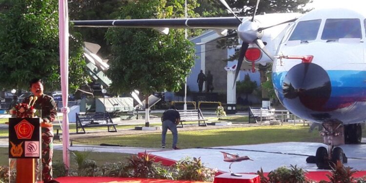 Panglima TNI Resmikan Monumen Pesawat N250