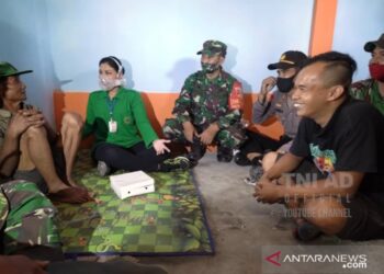 Istri Kasad Tengok Kandang Kambing Dibangun Jadi Rumah Layak Huni