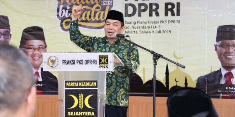 FPKS Ingatkan Presiden Jangan Ragu Rombak Kabinet