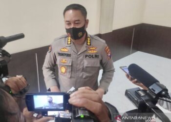 Polisi Bubarkan Kegiatan KAMI di Surabaya