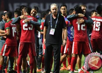 Mantan Pelatih Timnas Indonesia Alfred Riedl Tutup Usia