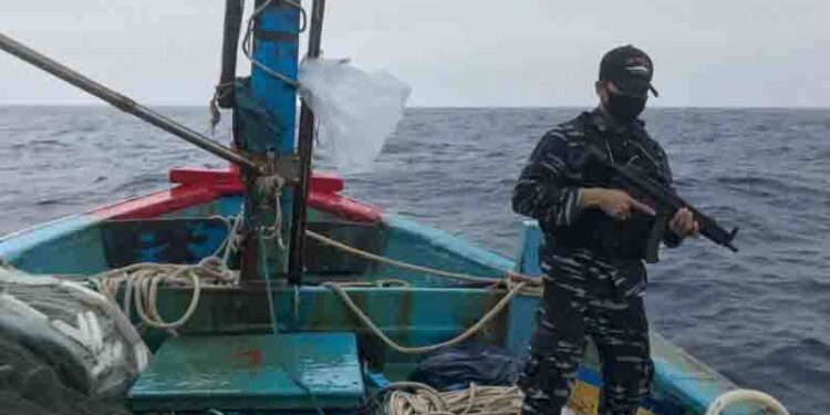 TNI AL Tangkap Kapal Vietnam Lakukan Ilegal Fishing di Natuna Utara