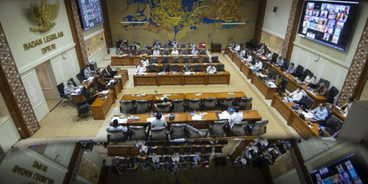 RUU Cipta Kerja Siap Disetujui Menjadi UU dalam Rapat Paripurna