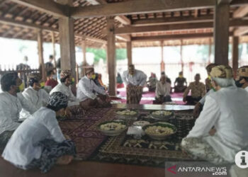 Keraton Kanoman Cirebon Gelar Ritual “Tawurji” di Masa Pandemi