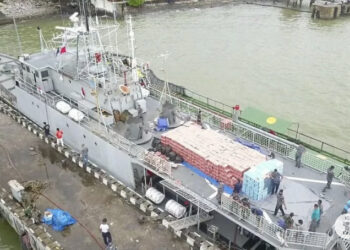 KRI Tongkol 813 Angkut Bantuan Logistik untuk Korban Gempa Sulbar