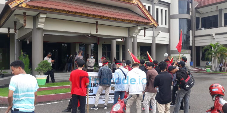 Pupuk dan Bibit di Sumbawa Langka