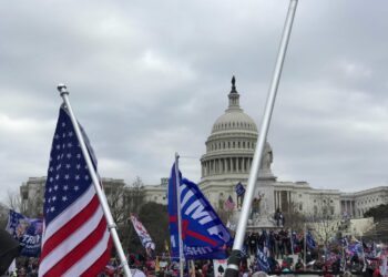 Dunia Terkejut oleh Pendukung Trump yang Menyerbu Capitol AS