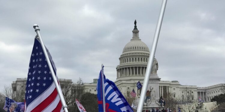 Dunia Terkejut oleh Pendukung Trump yang Menyerbu Capitol AS