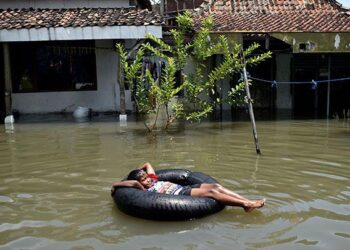 Soal Banjir, Benarkah Hanya Ada Satu Gubernur Saja yang Dikritisi?