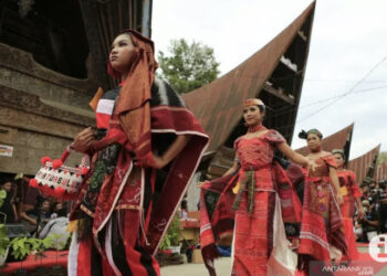 Tenun Ulos Masih Jadi Produk Unggulan di Tapanuli Utara