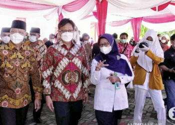 Menkes Jelaskan Alasan Indonesia Beli Vaksin di Banyak Negara