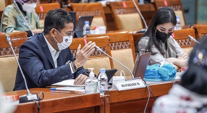 Menparekraf Raker dengan Komisi X DPR