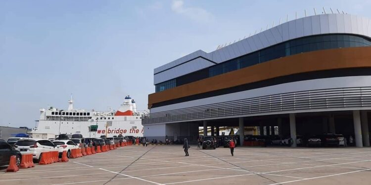 Masyarakat Dilarang Mudik, Pelabuhan Merak Hanya Layani Logistik Selama Lebaran