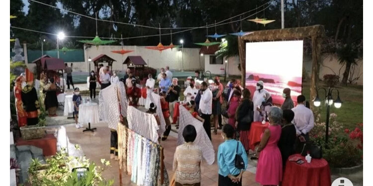 Indonesia Adakan Pameran Tenun dan Batik Nusantara di Kuba