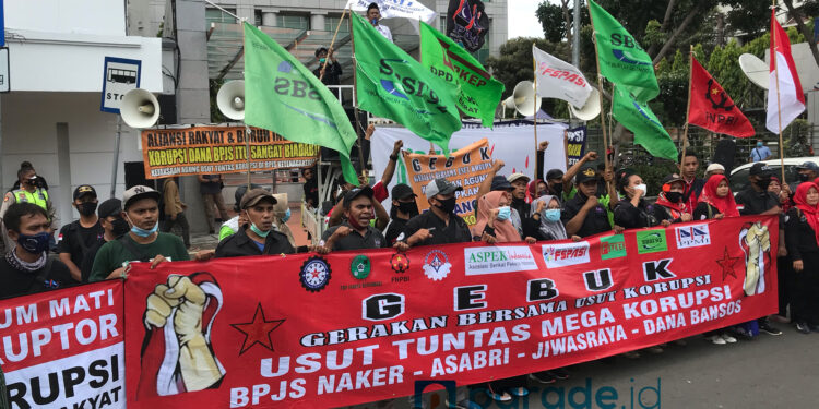 Aksi Buruh GEBUK di KPK dan PPATK terkai Kasus Korupsi
