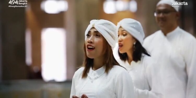 Nyanyi di Masjid