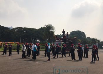 Puluhan Massa Buruh KSPI Aksi Kawal Sidang Omnibus Law di MK